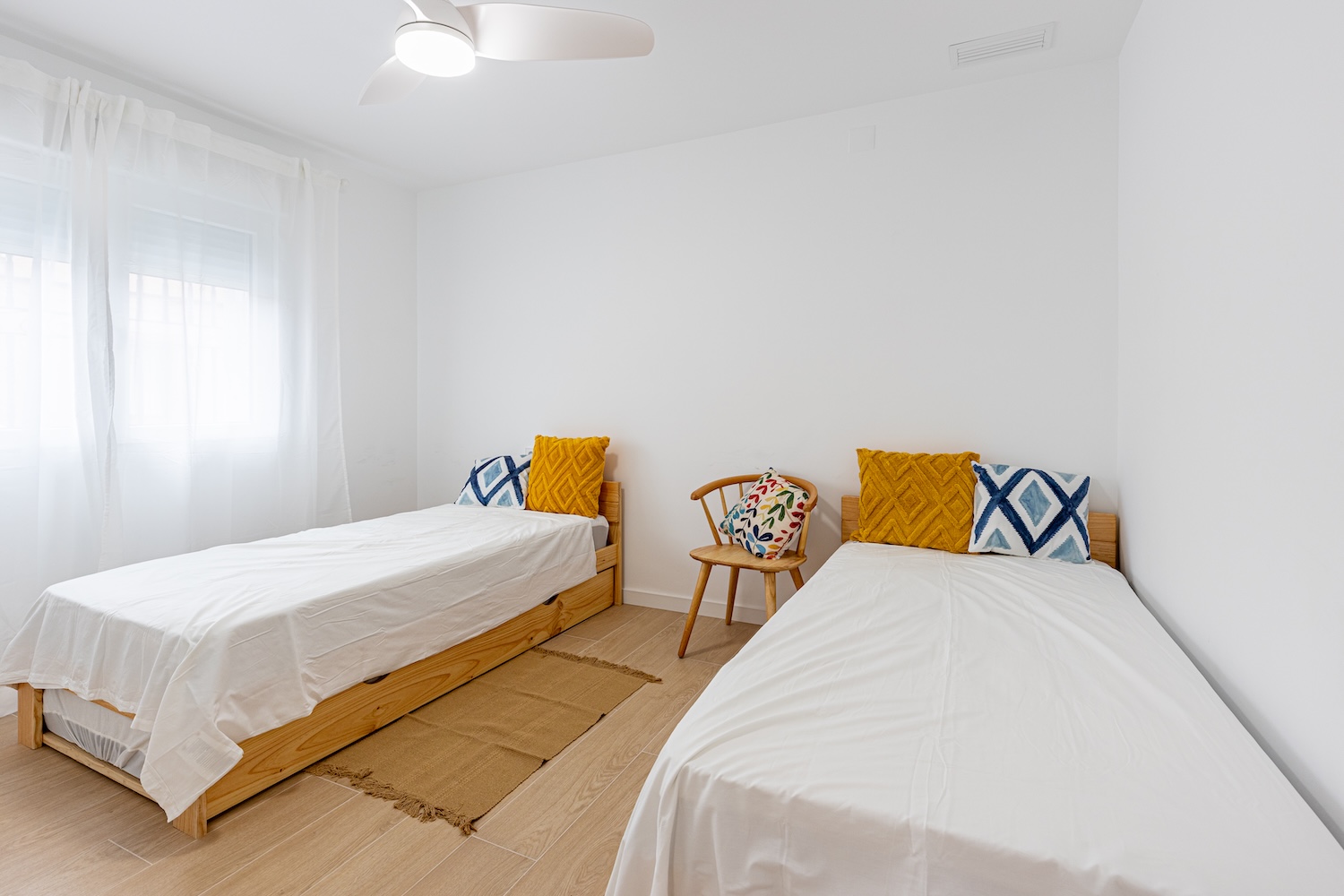 Dormitorio con dos camas